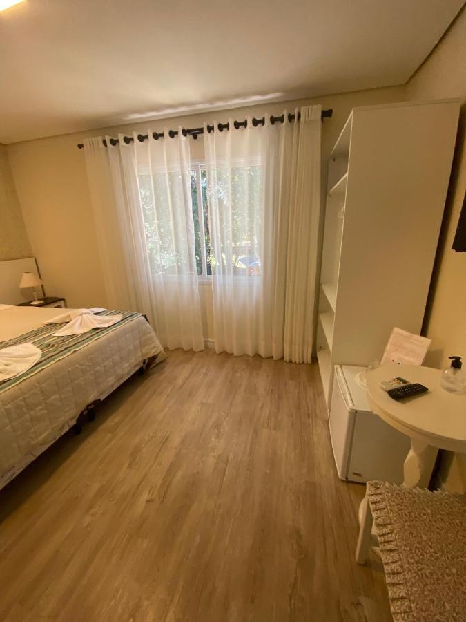 Bed and Breakfast Pousada Ipe Amarelo E Quinta Dos Medeiros Грамаду Екстер'єр фото